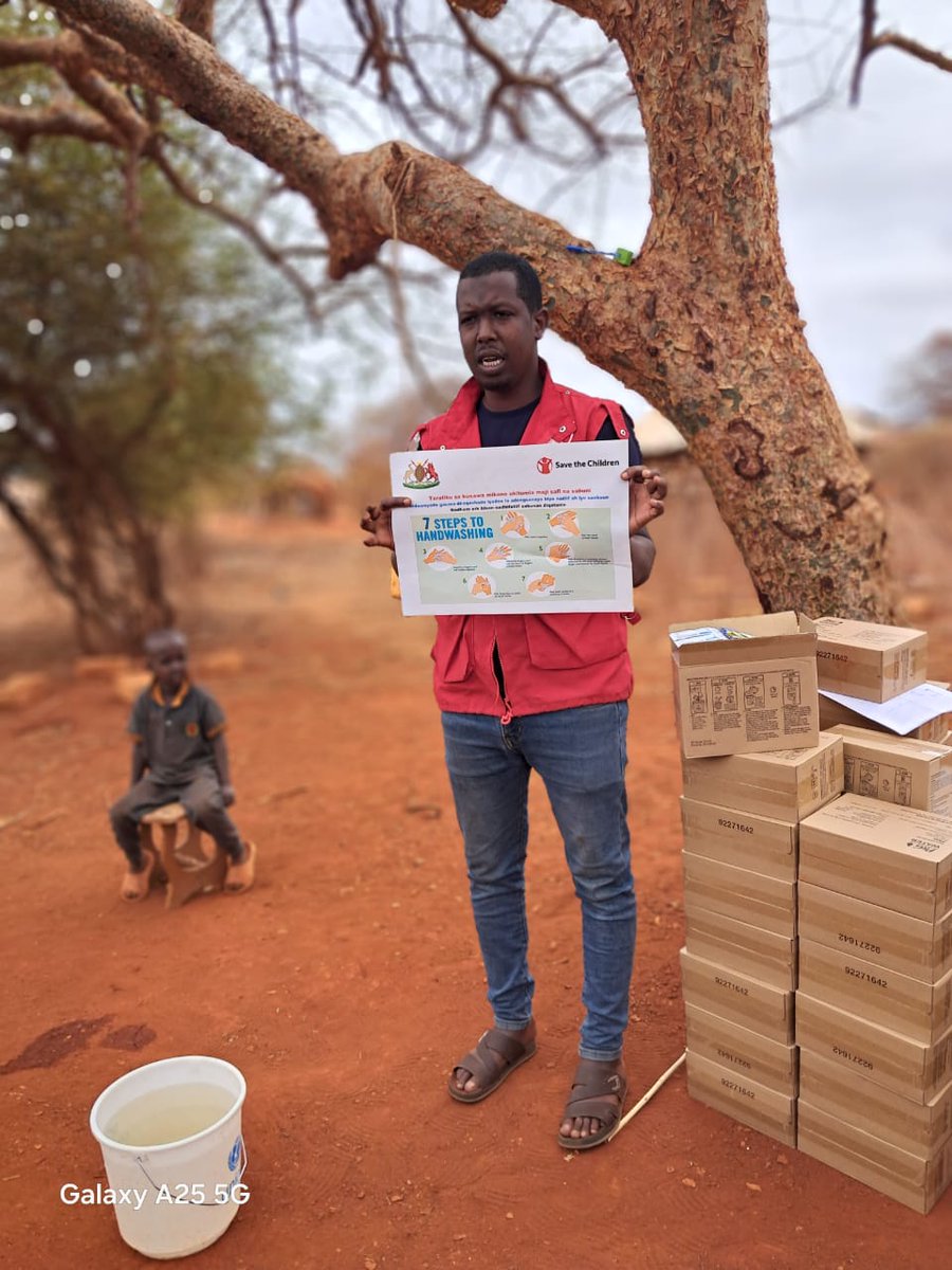 SaveChildren_KE's tweet image. 💧 Transforming Lives in Mandera West!

Imagine a #mother who no longer worries about her child falling sick from unsafe water. Thanks to @SaveChildren_KE, families are learning how to use PUR water treatment sachets to turn contaminated water into safe drinking water.

This…