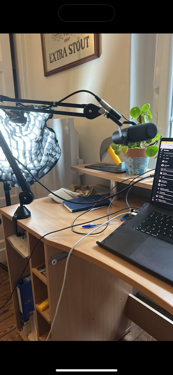 LoicBerthelot's tweet image. Just finished a banger podcast with @starter_story 
Will be dropping some gems from it this week💎