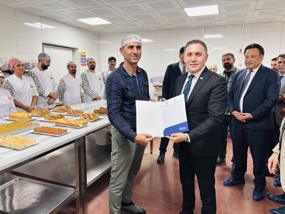 Bakanlığımız Hayat Boyu Öğrenme Genel Müdürlüğü Eğitim Politikaları Daire Başkanı Sayın Hacı Ali Okur, İzleme ve Değerlendirme Daire Başkanı Sayın Ferhat Davran, İl Millî Eğitim Müdürümüz Sayın Bahameddin Karaköse ve İŞKUR İl Müdürü Sayın Emrah Karakurt; İŞKUR ile Tunceli Halk