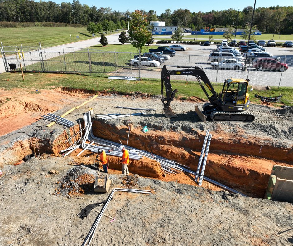 hwcorp1973's tweet image. Breaking ground at Contec! Our team, managed by Lee Boynton, is starting underground work utilizing trench boxes ensuring crew safety during deep excavation activities.

#hwelectrical #jobsite #contec #underground #electrical #construction #sc #nc #tn #fl #ga