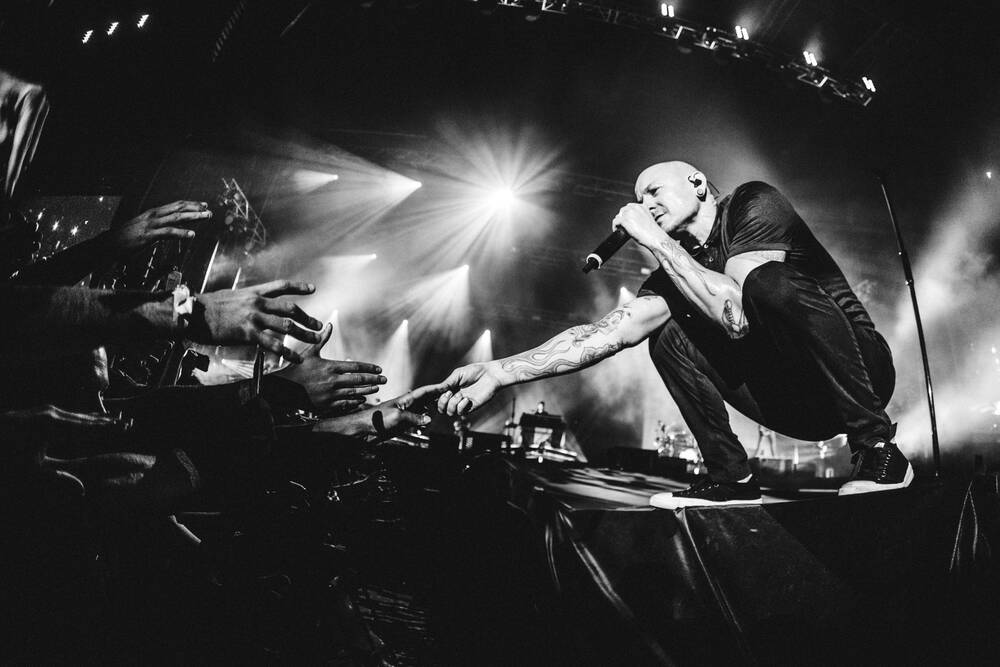 999thebuzz's tweet image. 💿🎶FURIOUS Flashback🎶💿

999thebuzz.com

@linkinpark with @powers802 #yourmorningbuzz #linkinpark #furiousflashback #FridayVibes