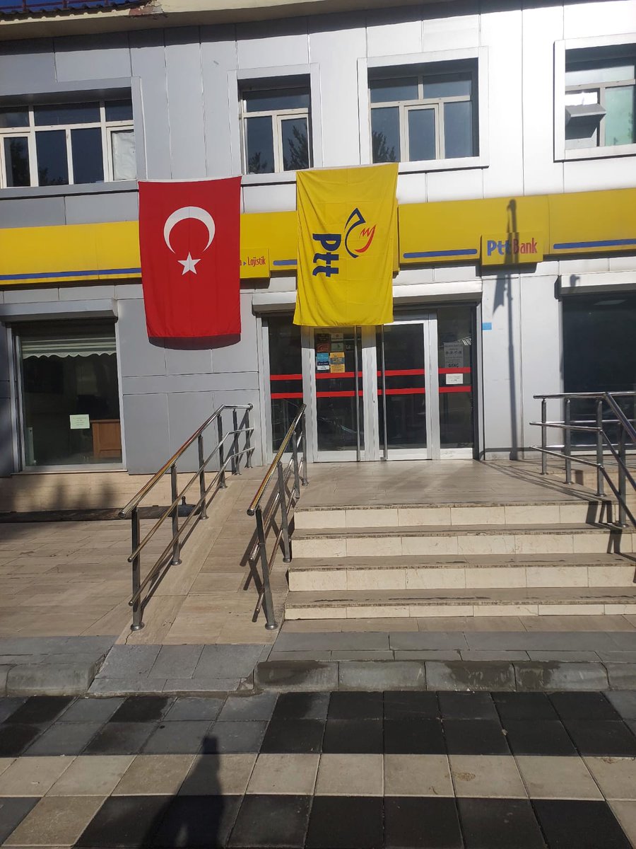 PTT 185 Yaşında: 185. Müşteriye Anlamlı Hediye!

 Türkiye’nin en köklü kurumlarından biri olan Posta ve Telgraf Teşkilatı (PTT) A.Ş., 185. kuruluş yıl dönümünü yurt genelinde olduğu gibi Genç ilçesinde de anlamlı etkinliklerle kutladı...

Kutlama kapsamında Genç PTT Merkez