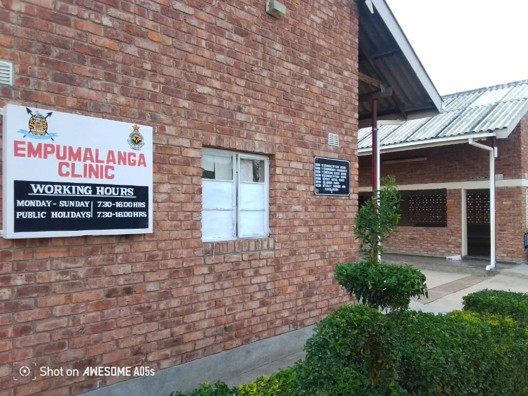 hwangetown's tweet image. Scores of women today visited Hwange Local Board’s Empumalanga Clinic to access sexual and reproductive health and HIV prevention services through CeSHHAR Zimbabwe’s Sisters with a Voice programme @HwangeResidents @CeSHHAR @MoHCCZim @UcazOfficial @real_Godfatha @molokele @LyejaFM