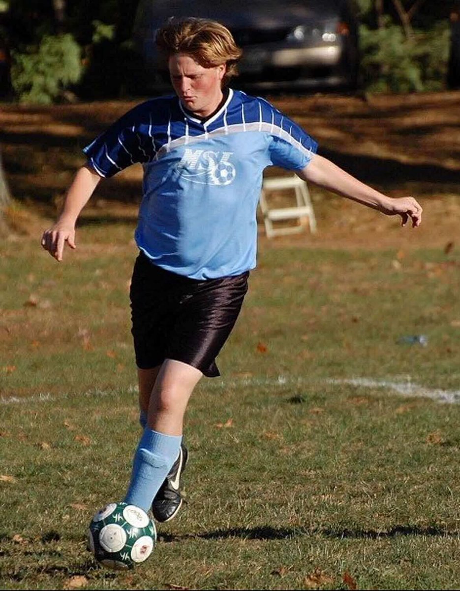 asmoss92's tweet image. Throw back to this young man aura farming in a field in Montgomery County, Maryland, circa 2007