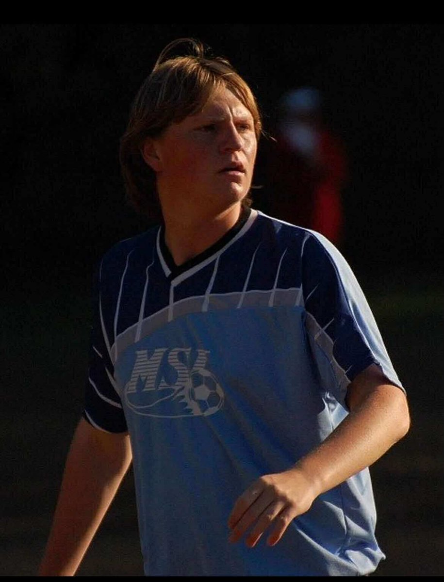 asmoss92's tweet image. Throw back to this young man aura farming in a field in Montgomery County, Maryland, circa 2007
