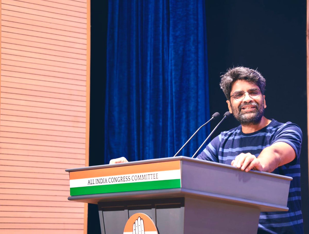 lightiyc's tweet image. युवाओं के लिए गांधीवादी विचारधारा के उदाहरण और कांग्रेस पार्टी के समर्पित कार्यकर्ता मनीष शर्मा भइया को @IYC का प्रभारी बनने पर हार्दिक शुभकामनाएं।

आपने संगठन की मजबूती के लिए लगातार जमीनी प्रयास किए हैं, अब युवा कांग्रेस आपके मार्गदर्शन में और सशक्त होगी।

@KoiManish