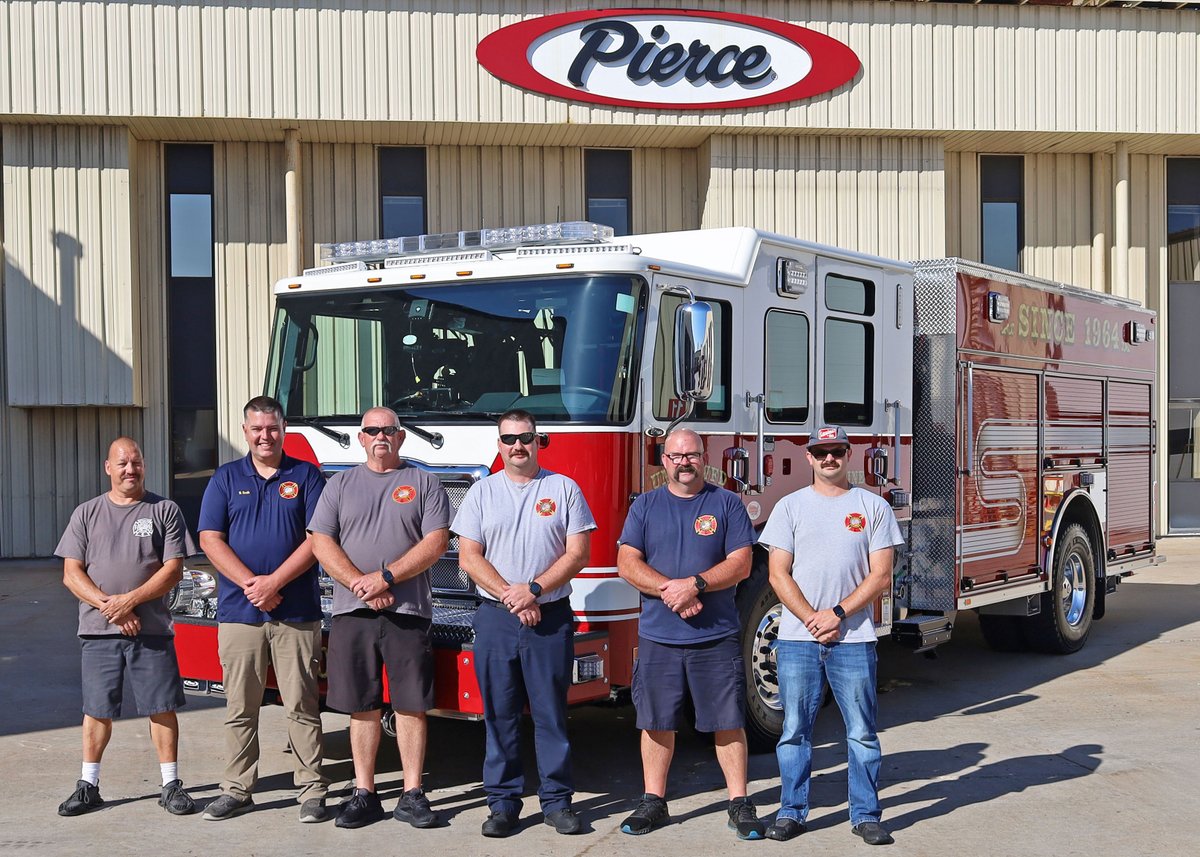 PierceMfg's tweet photo. The Union Volunteer Fire Department in #ValeNC, is enhancing its fleet with an #Enforcer #Pumper.
Serving a population of approximately 10,000 people across 37 square miles, the apparatus features #TAK4 Independent Front Suspension for a smoother ride to emergency scenes.
https://t.co/AagF6xa54Z