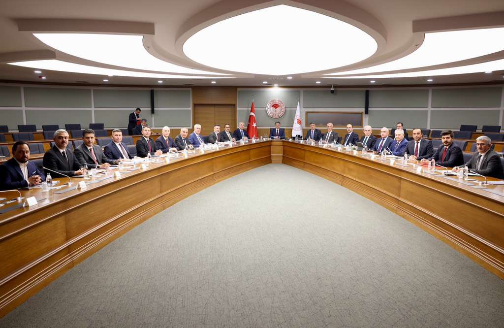 Tamer Dağlı 🇹🇷 (@tamer_dagli) on Twitter photo Adana Valimiz,  milletvekillerimiz, MHP İl Başkanımız, oda başkanlarımız ve belediye başkanlarımızla birlikte Tarım ve Orman Bakanımız Sn. İbrahim Yumaklı’yı ziyaret ettik.
Tarım kenti Adana’mızda devam eden ve planlanan yatırımları istişare ettik. Kıymetli Bakanımıza Adana’mıza Adana Valimiz,  milletvekillerimiz, MHP İl Başkanımız, oda başkanlarımız ve belediye başkanlarımızla birlikte Tarım ve Orman Bakanımız Sn. İbrahim Yumaklı’yı ziyaret ettik.
Tarım kenti Adana’mızda devam eden ve planlanan yatırımları istişare ettik. Kıymetli Bakanımıza Adana’mıza