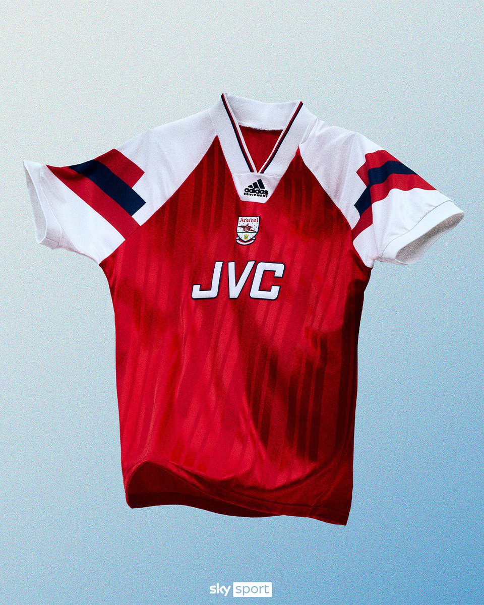 SkySportDE's tweet photo. Adidas und Arsenal reisen zurück in die frühen 90er Jahre, um eines der kultigsten Trikots in der Geschichte des Vereins neu zu interpretieren. 😍

#skypl #pl https://t.co/uLJv2BWXoD