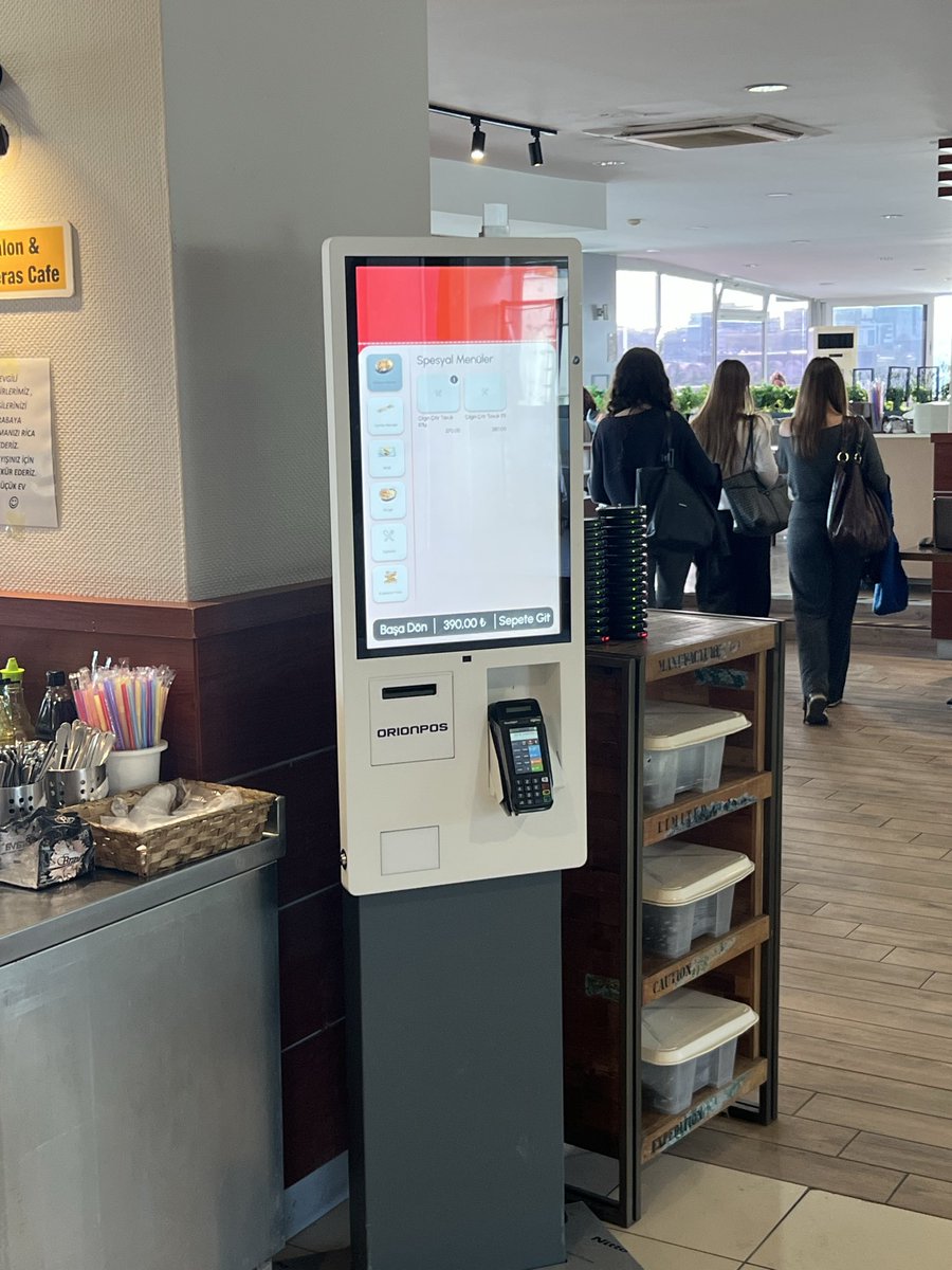 calhan_hakanogl's tweet photo. Küçük eve kioks gelmiş. Büyük evde var mi bundan ezik ytülüler https://t.co/TxVQasYDS3