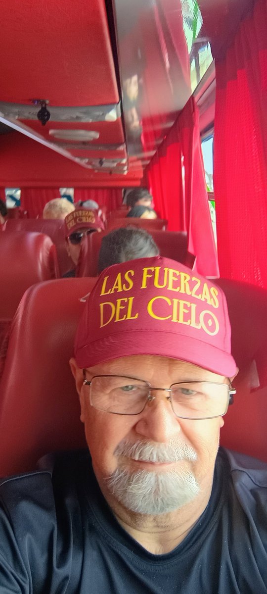 brecciar's tweet image. En 1983, hace 42 añitos fuí a un acto político en Rosario, no por las ideas, sino contra el peronismo.
Hoy vuelvo, por las ideas correctas.
Retroceder nunca.
Rendirse jamás.
#YoVotoLLA