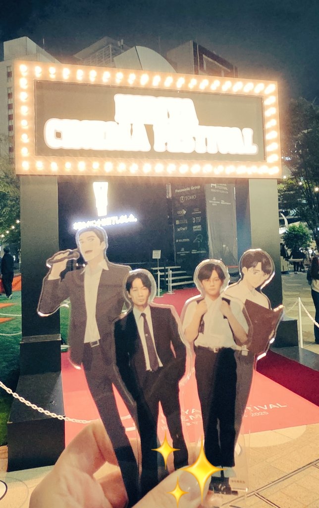 Sugaright's tweet image. #映画カラオケ行こ！の山下監督トークショーと上映行ってきました🫶ポップコーン無配神🍿✨️
撮影当時の制作秘話からこれからの話まで聞けて嬉しかった‼️英語字幕では初めて見たので新しい発見がたくさんあって楽しかった〜寒かった〜笑
#HIBIYACINEMAFESTIVAL
#日比谷シネマフェスティバル