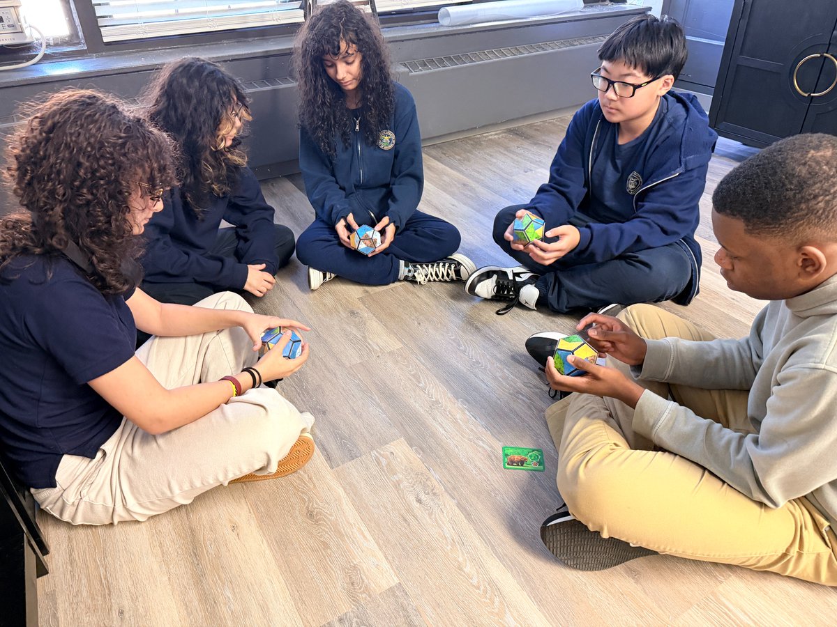 LincolnLions5's tweet photo. 🌍✨ Our 8th-grade G&amp;T students dove deep into climate change this week! From building complex molecules to playing a sustainability game, they explored how to reduce their carbon footprint. Ready for their trip to the Meadowlands Environment Center on Oct 23rd! 🌱 #GoLions https://t.co/yBcv9KYM9H