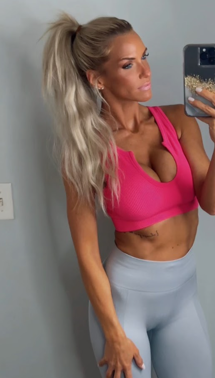 kenzierose_93's tweet photo. Feeling extra perky today. Want to see more? π #ComeAndGetIt #PrivateParty #UnleashTheHeat #AfterGymFun https://t.co/aUeZIP3Pop