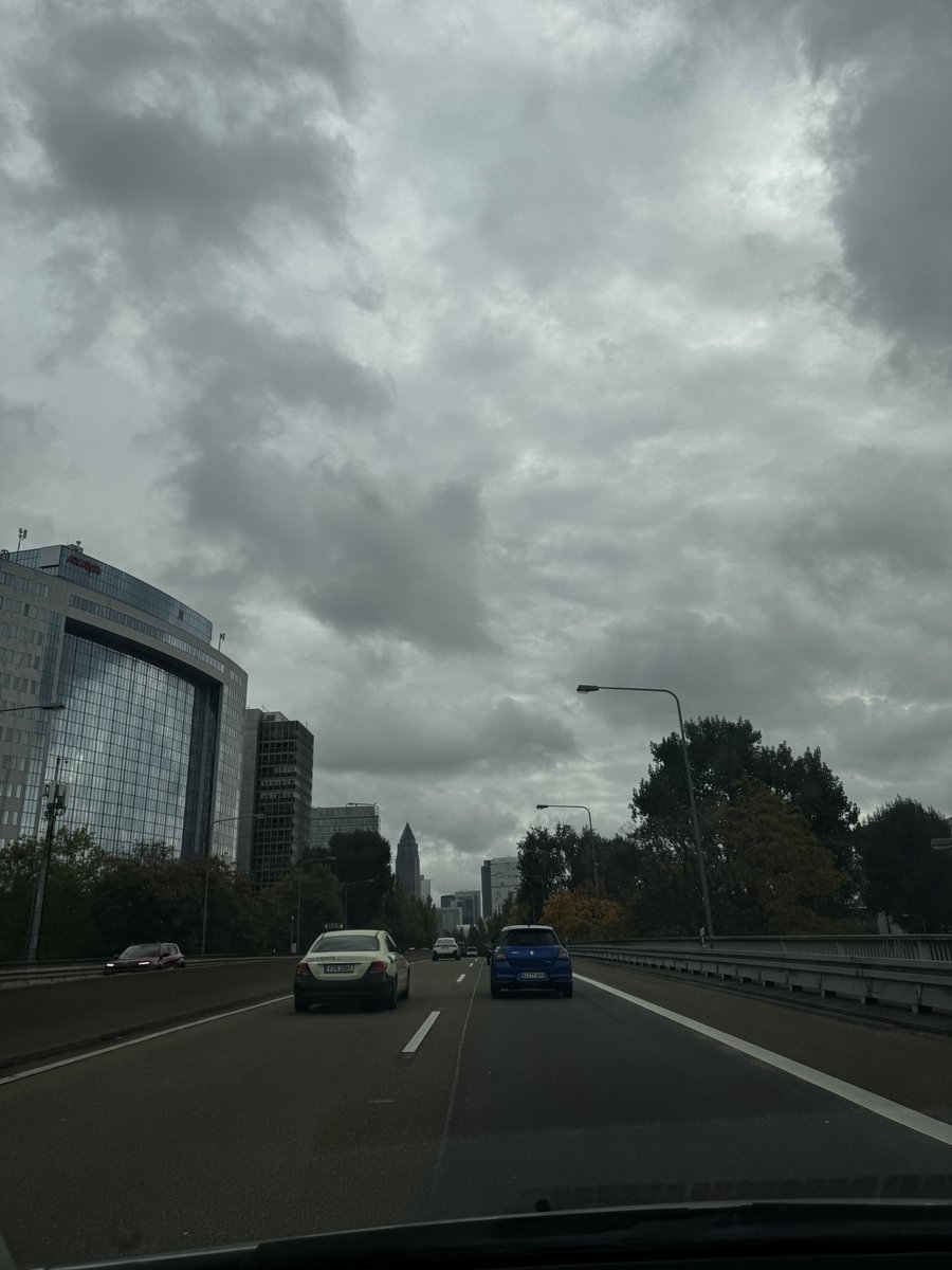 Déploiement hier de 2 nouveaux serveurs DELL R640 en Allemagne à Equinix FR7 🇩🇪 pour <a href="/HolyCloud_FR/">HolyCloud</a>