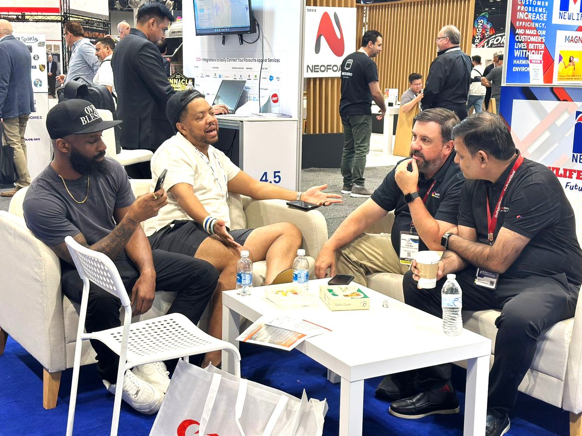 onprintshop's tweet image. Day 2 at @PRINTINGUnited is off to an exciting start!

Visitors at Booth #3400 are exploring OnPrintShop’s AI-powered Web-to-Print solutions, learning how to automate, personalize, and streamline print like never before.

#PrintingUnitedExpo #OnPrintShop #WebToPrint #AIPrinting