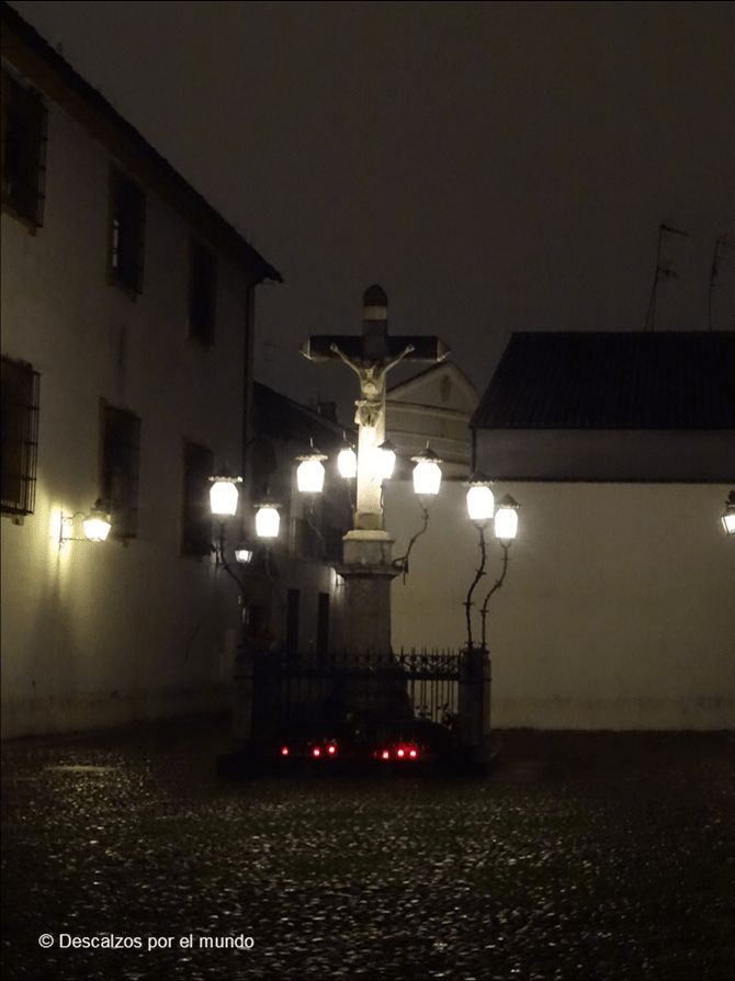 Paseo por la judería de #Córdoba, Patrimonio de la Humanidad, y por los patios de la calle San Basilio 🌷  y del #PalaciodeViana. 

¡Un imprescindible viajero! 

<a href="/MadridTB/">Madrid TB</a>

buff.ly/wxGukHY