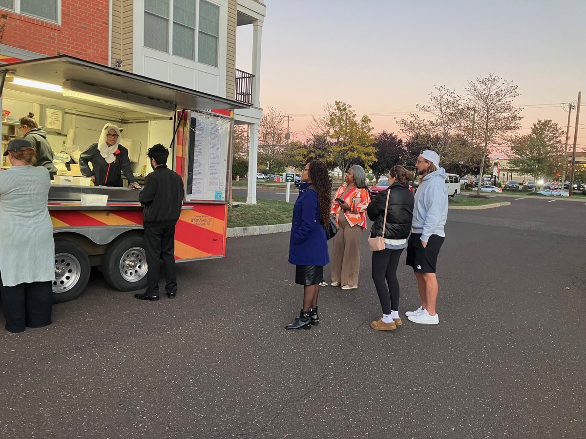 Food truck night at Dekalb Apartments was a hit! Delicious bites &amp; a great turnout. Who loved the churros? 🍩 Share your favorites! #CommunityEvent