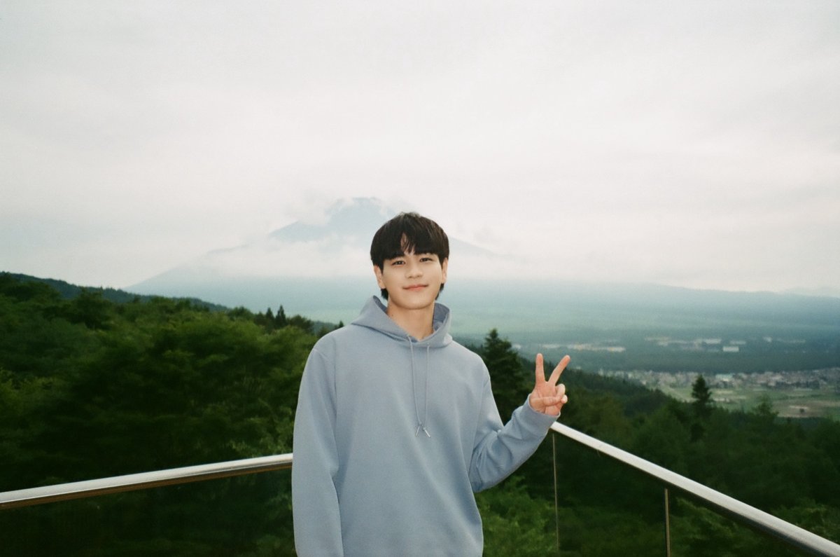 official_jo1's tweet photo. [🎬] 本日 公開！
#豆原一成 W主演映画
『富士山と、コーヒーと、しあわせの数式』

ぜひ劇場でご覧ください☕️

▼映画HP
https://t.co/BGtkGOZrEa

@MtFujiMovie1024
#富士山とコーヒーとしあわせの数式
#ふじこーひー
#JO1 #MAME https://t.co/AGCVAgjSKq