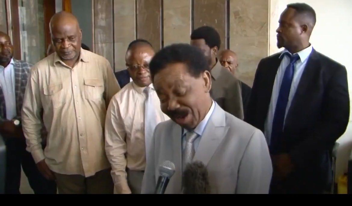 #RDC :  Bataille pour le perchoir : 2e VP de l’Assemblée nationale, Christophe Mboso N’kodia annonce sa candidature. « Je suis convaincu que cette chambre basse de notre pays nécessite une personne digne, intègre et serviable pour la diriger. Je suis prêt à mettre mon expérience