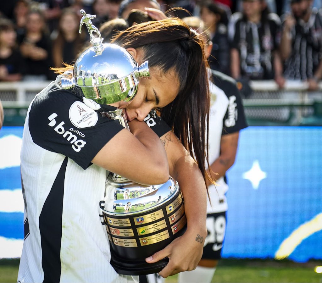 Timão Números (@sccpnumeros) on Twitter photo A Xports, emissora de TV aberta dedicada integralmente ao esporte, vive um momento de celebração. No último sábado, dia 18 de outubro, o canal registrou mais de 2,2 milhões de espectadores em um único dia, segundo dados do Kantar Ibope Média. Um recorde que consolida a emissora A Xports, emissora de TV aberta dedicada integralmente ao esporte, vive um momento de celebração. No último sábado, dia 18 de outubro, o canal registrou mais de 2,2 milhões de espectadores em um único dia, segundo dados do Kantar Ibope Média. Um recorde que consolida a emissora