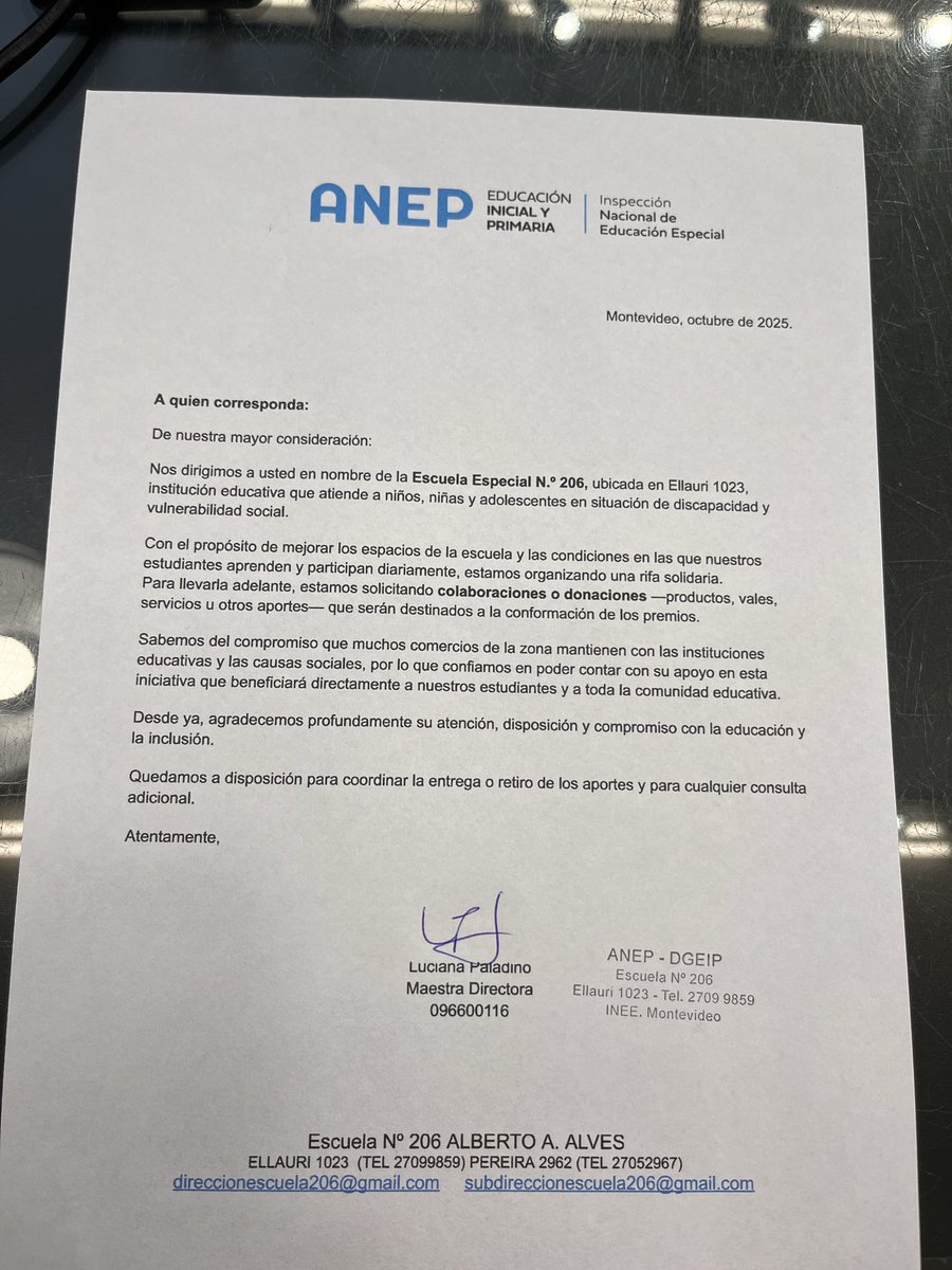Chicos una maestra de esta Escuela pasó por la droguería y nos dejó esto. Están buscando donaciones para Escuela 206 en donde atienden adolescentes y niños con discapacidad y vulnerabilidad social. Quien pueda donar un algo o dar rt se agradece. Tel de la institución: 27099859