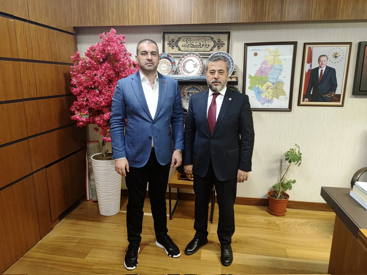 📍TBMM

Gazi Meclisimizde ziyaretimize gelen Sri Lanka Cumhuriyeti Nevşehir Fahri Konsolosu Uluer Group Yönetim Kurulu Başkanı Av. Mahmut Sami ULUER beyefendiye nazik ziyaretleri için teşekkür ediyorum.