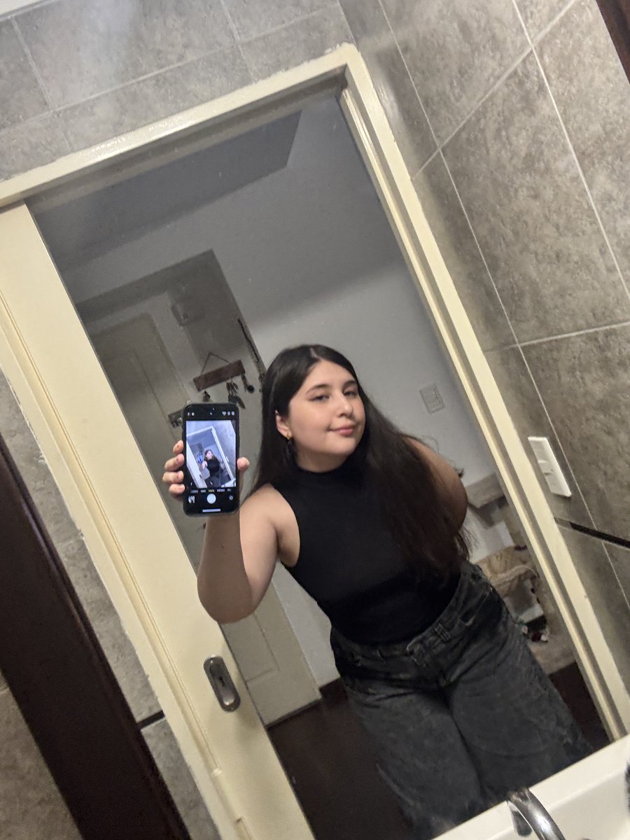 irismirell's tweet image. Politics aside, DC is way more fun with a little mischief… care to join me? 😏

#WashingtonDC #DCVibes #DCEvents #ExploreDC #DCMetro #DCCulture #DCFoodies #DCNights #CapitalCity #DCScenes