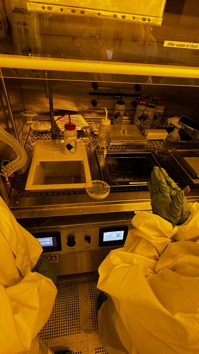 bolymach's tweet image. سعيدة وفخورة بإتمامي دورة CMOS Fundamentals مع @Academy32 💫
تجربة ثرية فتحت لي آفاق جديدة في عالم semiconductors
وفخورة أكثر بعملي مع فريق متكامل في KAUST Clean Rooms 

#Academy32 #CMOS #CleanRooms #KAUST