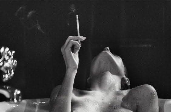 Би ч чамайг л санахаараа
Бүтэн гэгддэг Орчлон 
тал болохыг анзаардаг аа...

Ц.Эрдэнэбат