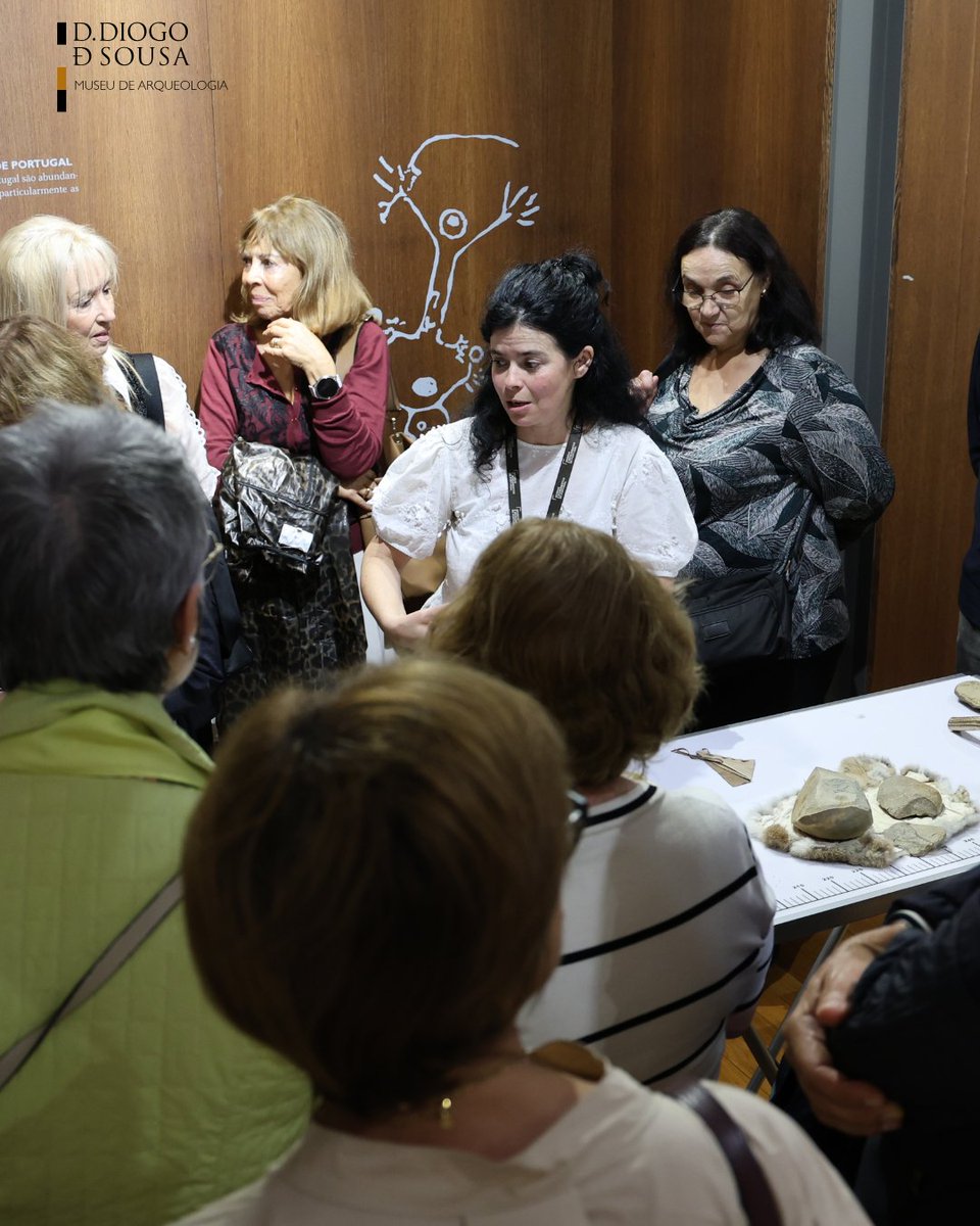MuseuDDiogo's tweet image. [O Museu em ação]

Durante esta semana, o Museu de Arqueologia D. Diogo de Sousa recebeu, em duas sessões, a visita dos estudantes da Academia Sénior de Braga que se centrou período cronológico compreendido entre o Paleolítico e o Calcolítico da nossa região.

#MADDS #MMP