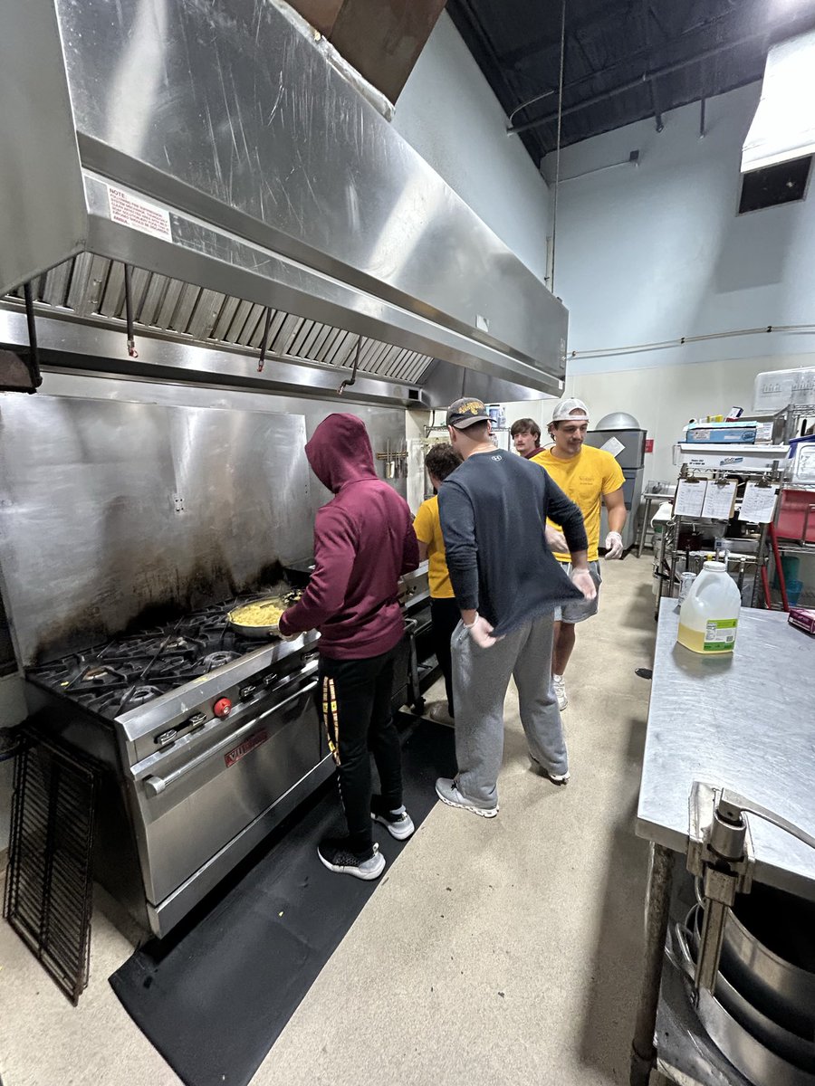 SeaGullFootball's tweet image. HALO!!!
Excited to announce we served 56 people today!

#GoGulls | #Community