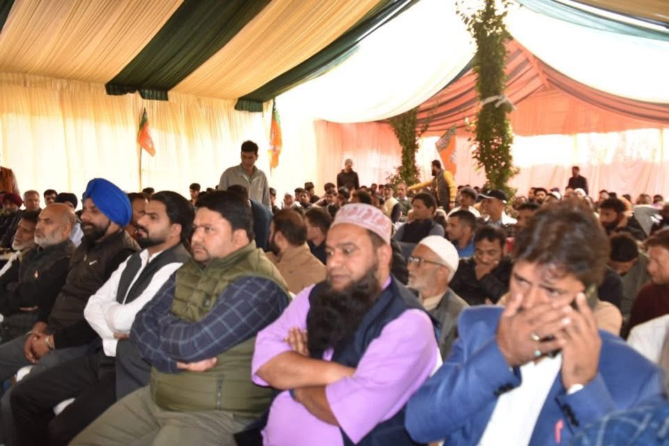 iamsatsharmaca's tweet image. आज भाजपा राष्ट्रीय महामंत्री एवं जम्मू कश्मीर प्रभारी श्री @tarunchughbjp जी की उपस्थिति में बड़गाम विधानसभा उपचुनाव में भाजपा प्रत्याशी श्री आगा मोहसिन जी के समर्थन में आयोजित जनसभा को संबोधित किया।