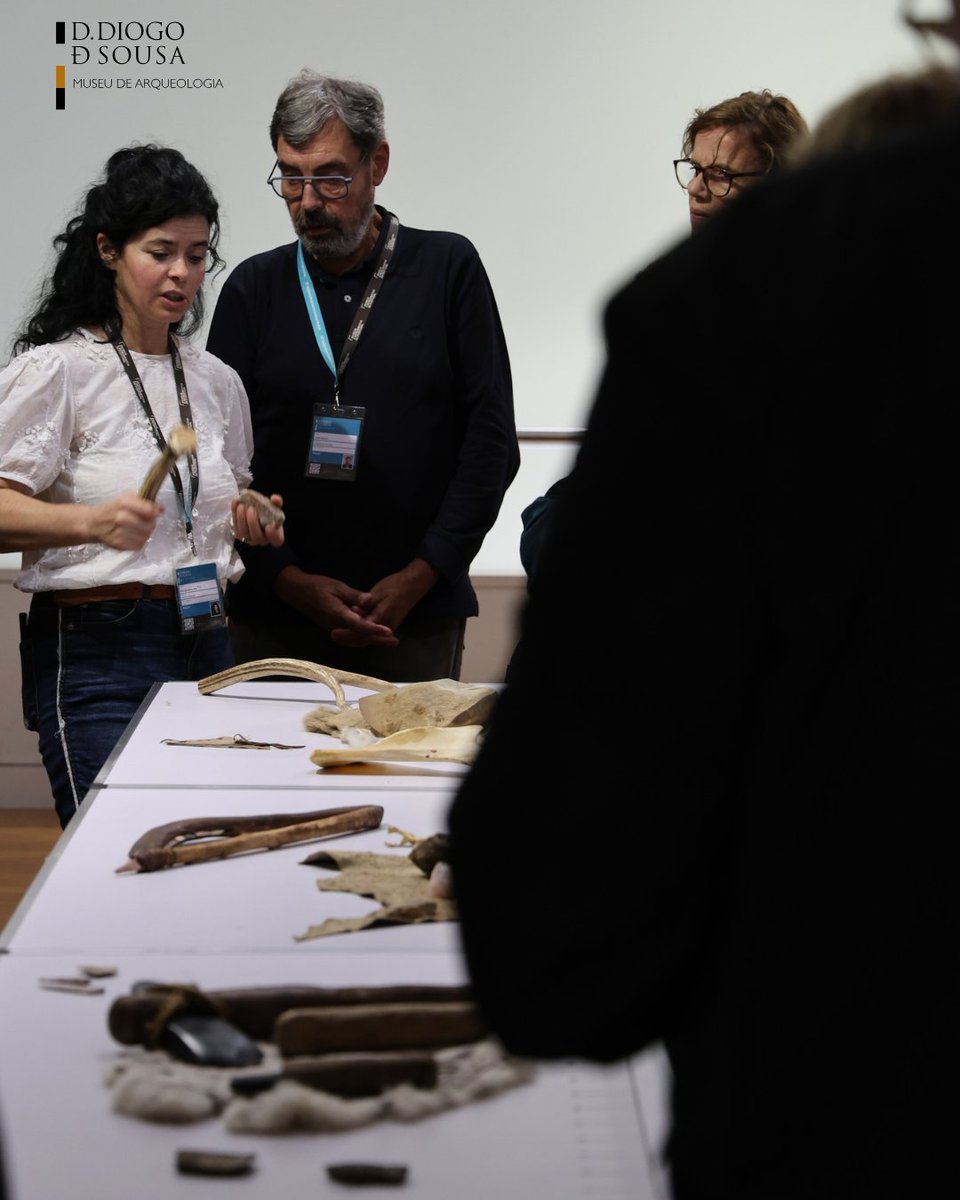 MuseuDDiogo's tweet image. [O Museu em ação]

Durante esta semana, o Museu de Arqueologia D. Diogo de Sousa recebeu, em duas sessões, a visita dos estudantes da Academia Sénior de Braga que se centrou período cronológico compreendido entre o Paleolítico e o Calcolítico da nossa região.

#MADDS #MMP