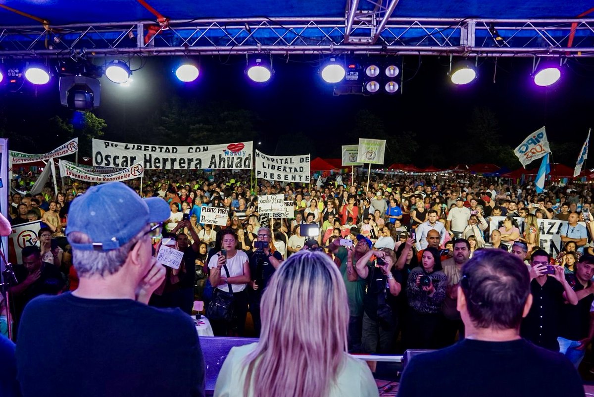 herrerayflia's tweet image. Gracias, Eldorado💙
Qué emoción cerrar esta etapa rodeado de tanto afecto, compromiso y esperanza.
Gracias a cada militante, a cada intendente, a cada familia que sigue creyendo en este modelo misionerista que siempre estuvo, y estará,del lado de la gente.
Gracias de verdad,…