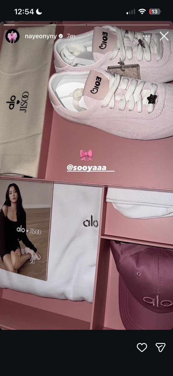 ningvinyl's tweet image. I SCREAMED OMFG… JISOO SET NAYEON HER ALO COLLECTION