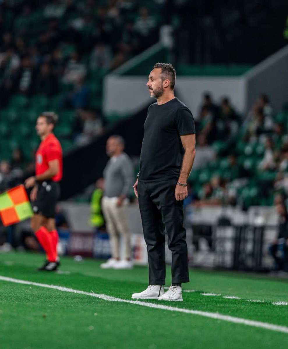 LaBrigadeMarsei's tweet image. Vous aurez fait quoi si vous aviez été à sa place ?! 🤔🩵🤍

#SPCOM #TeamOM #ForzaOM