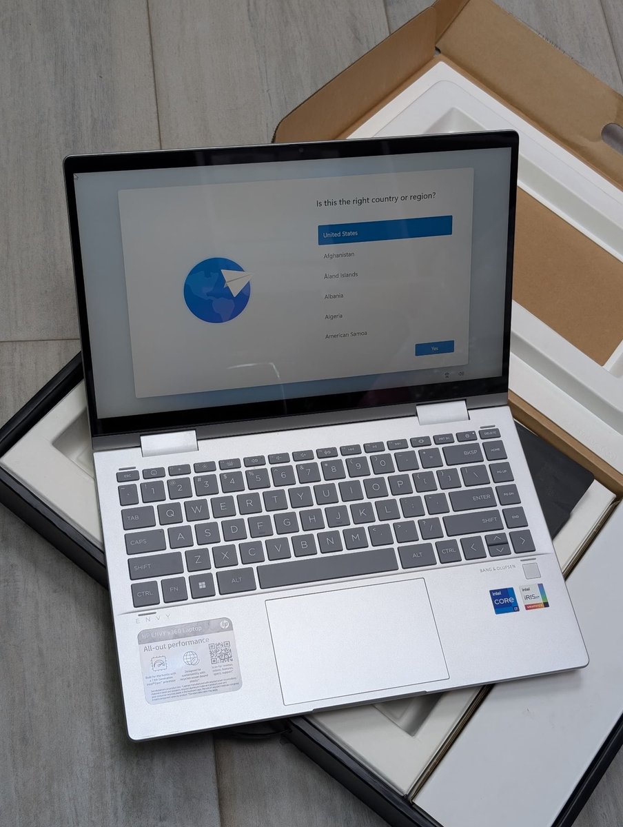 Val_Gadget's tweet image. 32Gb core i5
Or 
16gb core i7 
Which is slower