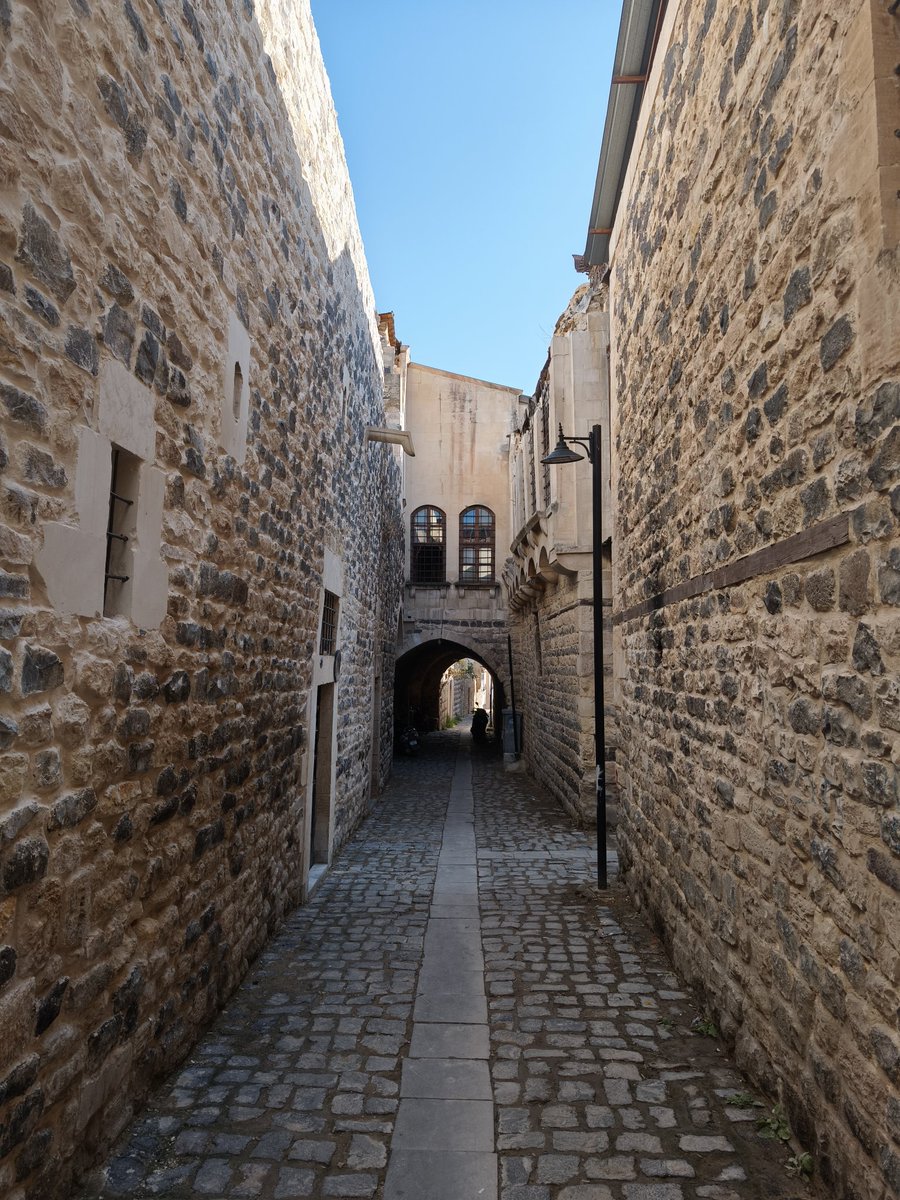 Kilis'in her noktasında böyle estetik sokak araları görebilmek mümkün.