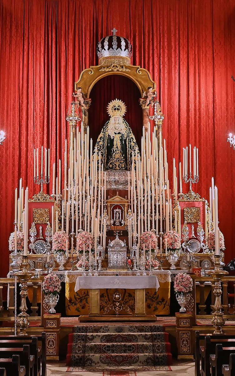 🔹El majestuoso altar de cultos de la virgen de la Palma.