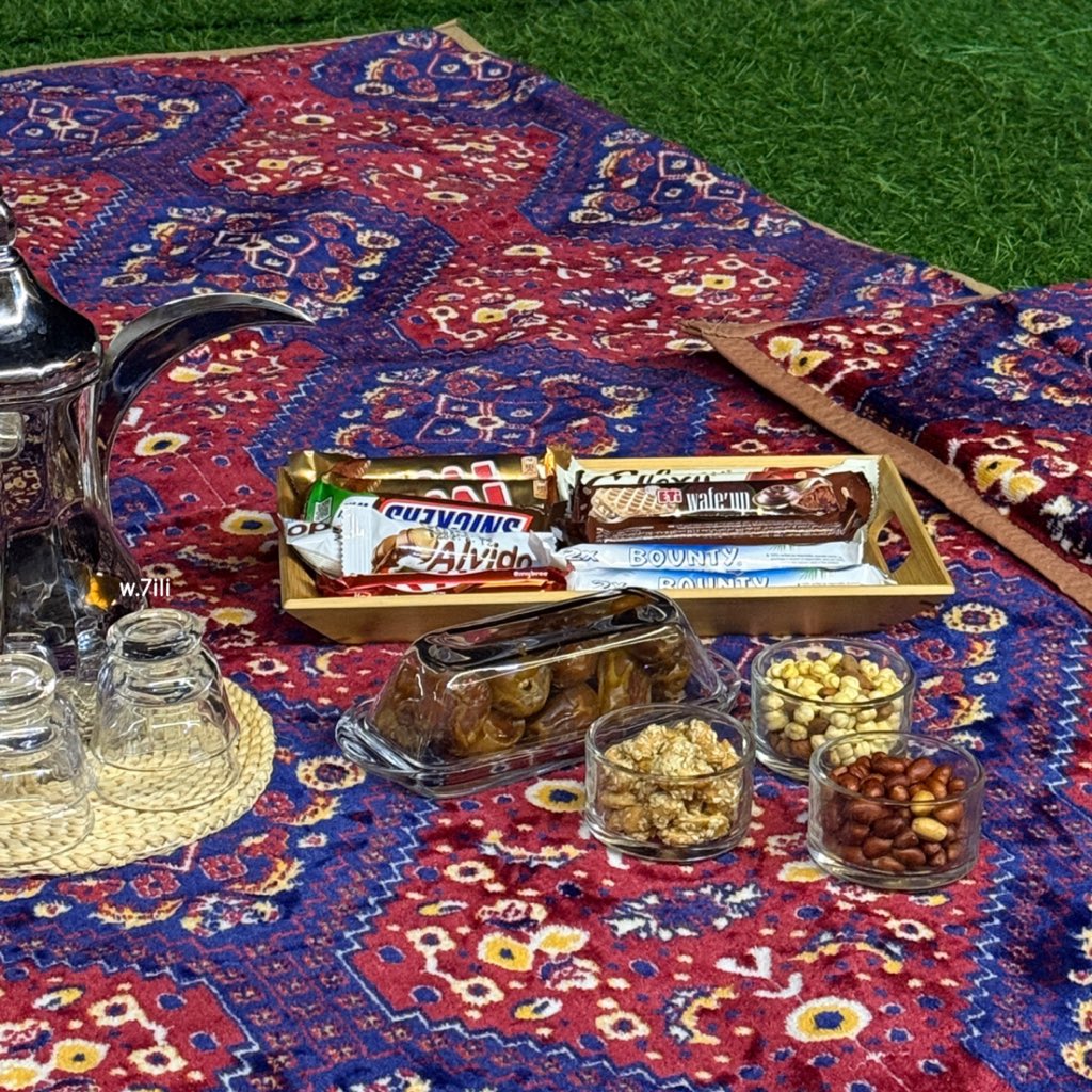 أن تحاوطنا أُلفة العائله
وحفاوة ضحكاتهم
ورأفة حنانهم ❣️