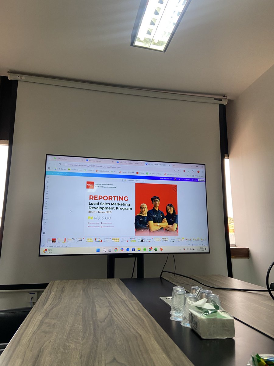 wafye tweet media