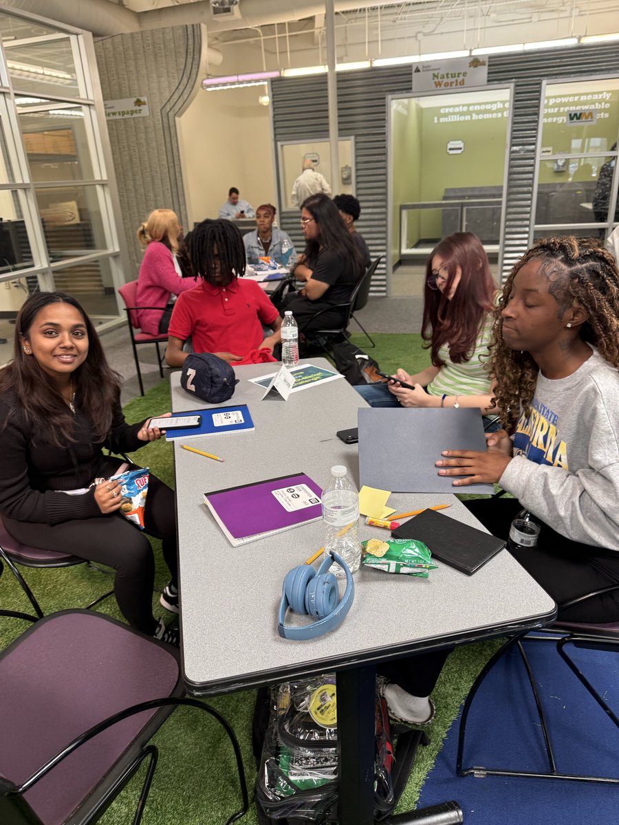 StephenJamesMBA's tweet image. Business Practicum students @whsmustangs took on the stock market at @JA_USA BizTown! 💼📊 Competing against other Houston-area schools, they learned the ins and outs of investing and teamwork. @SpringISD_CTE #Careerready #FutureLeaders
