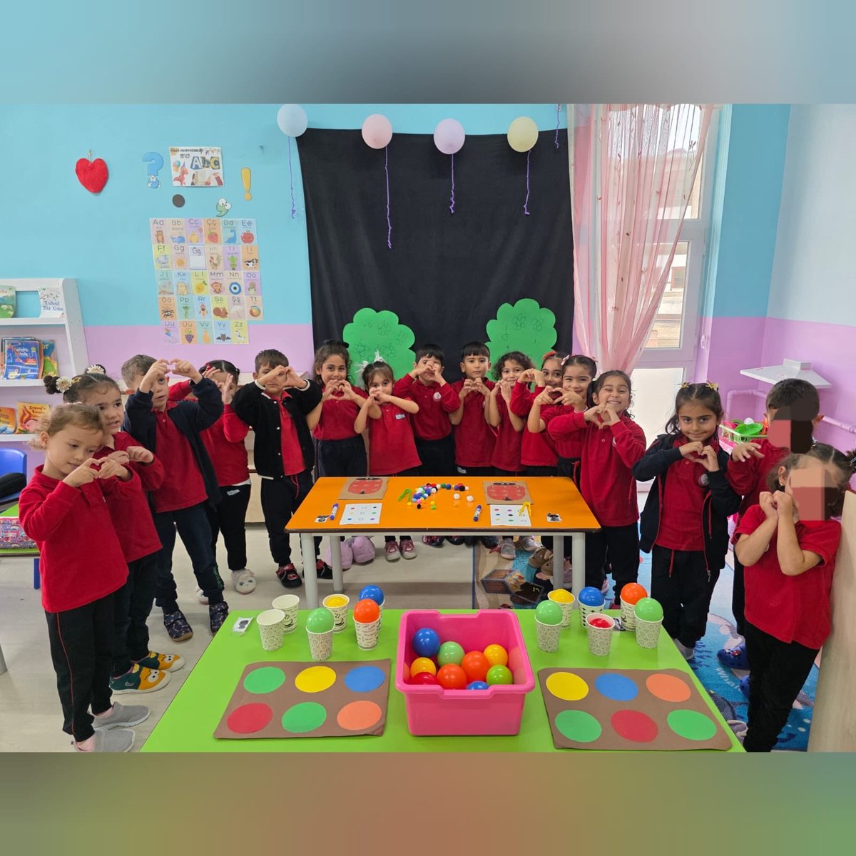 ssyakutanaokulu's tweet image. Yeşil Vatan temalı bol parkurlu Kod Haftası etkinlikleri. 🍃
Kodlama ✅️
Algoritmik düşünme ✅️
Yeşil Vatan ✅️
🦋 Kelebekler 5/B 🦋
#mebyegitek
#yeşilvatan #codeweek #codeweekturkiye