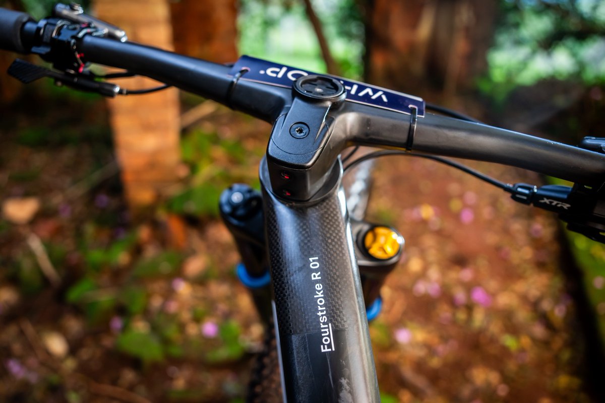 Nuevos manillares integrados de BMC desde 267 gramos: ICS Carbon Aero Mpc. y ICS Carbon XC: esmtb.com/nuevos-manilla…