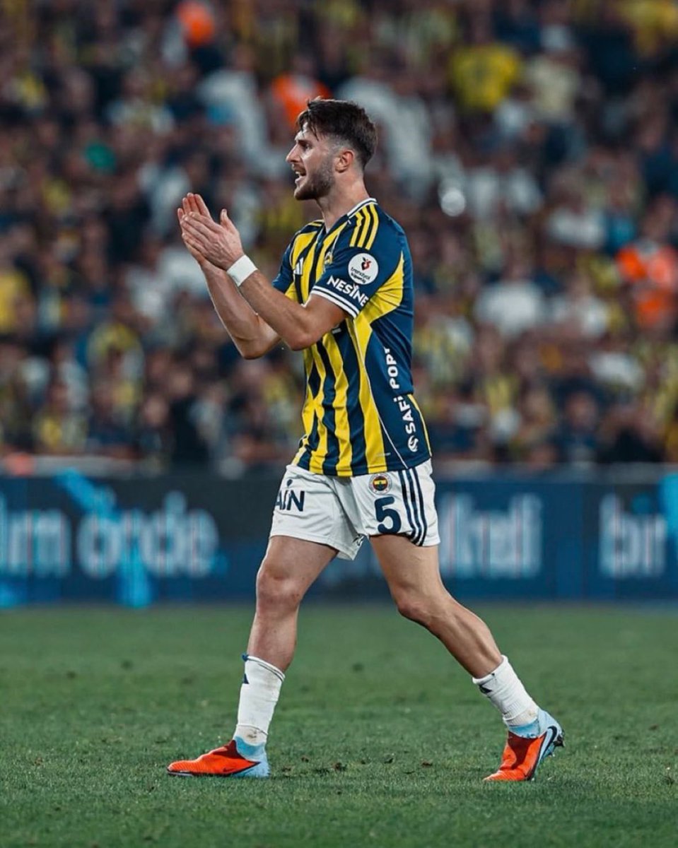 “Skora bak”

Öyle boş boş racon kesmez maçını alır ağlatır he