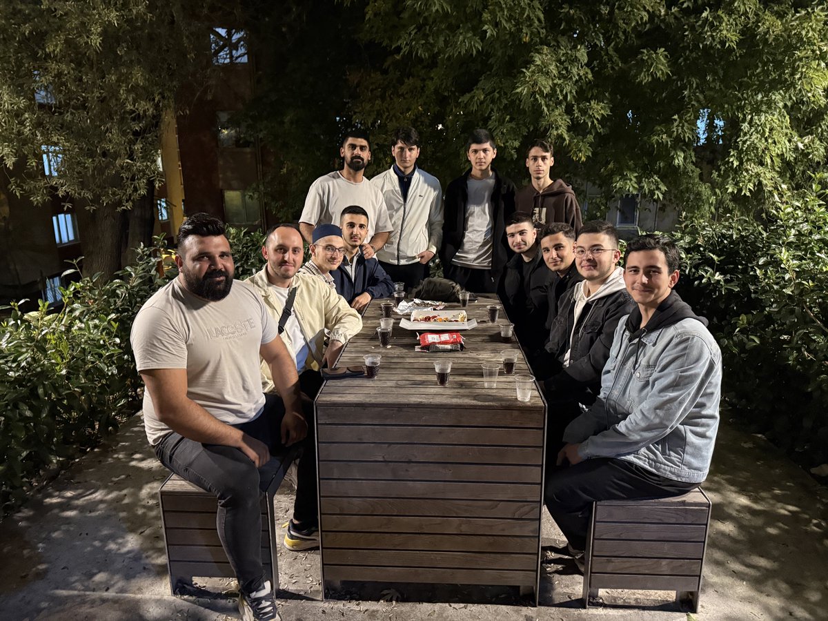 📍 Gençosman Mahallesi

TÜGVA Güngören Teşkilat Koordinatörlüğü olarak Köşebaşı Sohbetimizi gerçekleştirdik. ☕️🤝
Samimi muhabbetler ve gönülden paylaşımlarla dolu güzel bir akşam oldu. 🌙✨