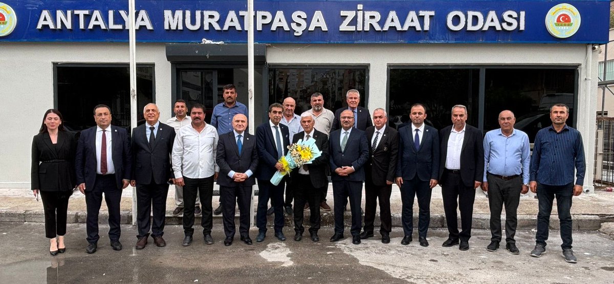 Geçtiğimiz Salı günü, Antalya ziyareti kapsamında üretimin nabzını tutan bir diğer adresimiz Antalya Ziraat Odası oldu.

Burada üreticimizin karşılaştığı zorlukları yerinde görmek, sahadan gelen sesleri dinlemek ve çözüm yollarını değerlendirmek için önemli bir fırsat yakaladık.