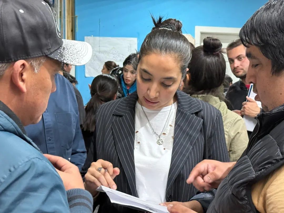 💪 Municipio continúa acercando soluciones en forma ágil y rápida

🏘️ El intendente <a href="/pablograssook/">Pablo Grasso</a> encabezó una nueva reunión con vecinos y vecinas del Barrio Belgrano.
🛠️ Hubo pedidos por bacheo, mejora en espacios públicos y más actividades para adultos mayores.