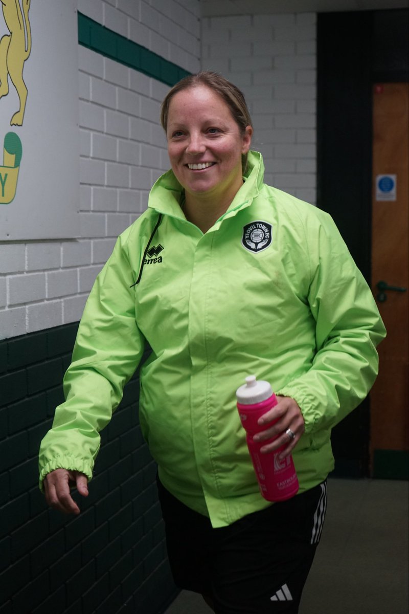 YTFCWOMEN's tweet image. Ready to train as we prepare for Appledore on Sunday!😄

#YTFC 💚